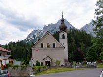 Ortsmitte von Biberwier mit Kirche • © alpintreff.de / christian schön