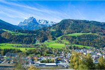 Ortsansicht von Bischofshofen mit der Paul-Außerleitner-Schanze im Hintergrund.  • © TVB Bischofshofen, Susanna Reisenberger-Wolf