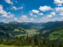 Blick von der Wannenjoch-Bergstation (Schattwald) auf das Tannheimer Tal • © alpintreff.de / christian schön