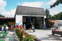 Talstation der Blombergbahn noch mit alten Sesseln. • © alpintreff.de / christian schön