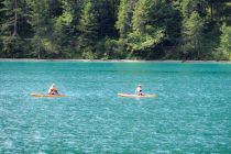 Kanus und SUPs bekommst Du am Bootsverleih Sennalpe am Plansee.  • © alpintreff.de - Christian Schön