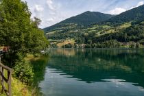 Der Brennsee in Kärnten. Aufgrund des Ortes Feld am See wird er auch als Feldsee bezeichnet. • © alpintreff.de / christian schön