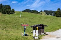 Jetzt stellt Du Dir nur noch ein bisschen mehr Schnee vor, und schon weißt Du, wie der Poldanger-Lift im Winter ausschaut. :-)  • © alpintreff.de - Silke Schön