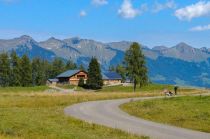 Die Alpe Rona auf dem Hochplateau Tschengla im Brandnertal. • © Alpenregion Bludenz Tourismus, Sarah Nachbaur