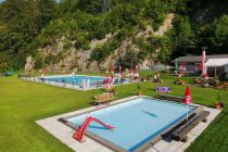 Das Freibad in Dalaas bietet herrliche Abkühlung an heißen Sommertagen. • © Martin Burtscher