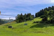 Die Doppelsesselbahn Mühlwinkel in Dorfgastein. Sie ist nur im Winter in Betrieb. • © alpintreff.de - Christian Schön