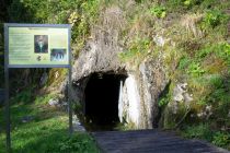 Der Eingang zum historischen Wasserstollen in Ebenau. • © TVB Fuschlseeregion