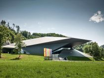 Das futuristisch erscheinende Festspielhaus in Erl.  • © Festspielhaus Erl / Lolin