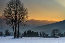 Sonnenuntergang in Fischbachau. © Bild von <a href="https://pixabay.com/de/users/knipsy-5124195/?utm_source=link-attribution&utm_medium=referral&utm_campaign=image&utm_content=2263736">Franz Dürschmied</a> auf <a href="https://pixabay.com/de/?utm_source=link-attribution&ut Sonnenuntergang in Fischbachau. © Bild von <a href="https://pixabay.com/de/users/knipsy-5124195/?utm_source=link-attribution&utm_medium=referral&utm_campaign=image&utm_content=2263736">Franz Dürschmied</a> auf <a href="https://pixabay.com/de/?utm_source=link-attribution&ut