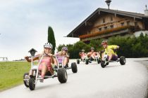 Das sind die sportiven Mountaincarts! • © Flachau Tourismus, Markus Berger