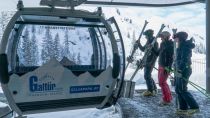 Einsteigen in die Breitspitzbahn.  • © TVB Paznaun - Ischgl