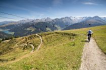 Unterwegs auf den Singletrails in der Zillertal Arena. • © Zillertal Arena