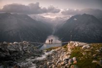 Die bekannte Kebema Hängebrücke bei der Olperer Hütte. • © Archiv TVB Mayrhofen, Dominic Ebenbichler