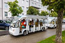 Der Bummelzug seenswert fährt in Gmunden. • © alpintreff.de - Christian Schön