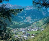 Der Ort Großkirchheim in Kärnten. • © Infocenter Heiligenblut