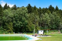 Das Naturbad in Haldenwang. • © Gemeinde Haldenwang