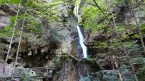 Der Hinanger Wasserfall in Sonthofen. • © Foto von Komponist Erik Gräber (https://erik-graber-music-artist.business.site)