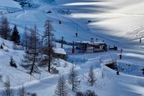 Die Talstation der Bodenalpbahn. Rechts daneben liegt der Berggasthof Bodenalpe. • © TVB Paznaun-Ischgl