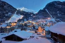 Das winterliche Ischgl am Abend.  • © TVB Paznaun - Ischgl