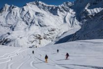 Skifahren am Kaunertaler Gletscher. • © TVB Tiroler Oberland Kaunertal, Daniel Zangerl
