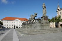 Der Neue Platz in Klagenfurt mit dem bekannten Lindwurmbrunnen. • © Archiv Stadt Klagenfurt