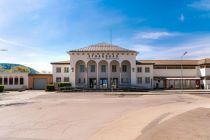 Der Eingang des Strandbades in Klagenfurt.  • © Stadtwerke Klagenfurt, Tine Steinthaler