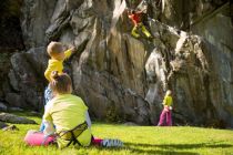 Klettern für die ganze Familie. • © Ötztal Tourismus, Elias Holzknecht