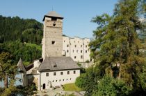 Das Schloss Landeck im gleichnamigen Ort.  • © Tirol Werbung, Bernhard Aichner