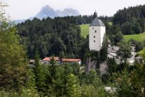 Der Ort Mariastein mit seiner Wallfahrtskirche. • © Dabernig Hannes