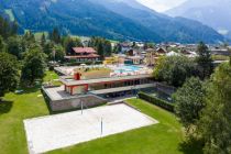 Die Anlage des Erlebnisbades in Mayrhofen. • © TVB Mayrhofen / W9 Studios OG / Lorenz Seiwald