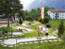 Die Minigolf-Anlage in Mayrhofen. • © TVB Mayrhofen / W9 Studios OG / Lorenz Seiwald