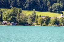 Der Badeplatz Plomberg am Mondsee. • © alpintreff.de - Christian Schön