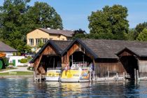 Von der MS Unterach haben wir leider nur den Popo, pardon - das Heck, gesehen. Es ist der linke Popo im Bootshaus. • © alpintreff.de / christian schön