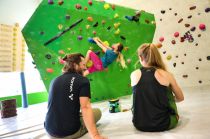 Klettern und Bouldern in der Halle - möglich im Tannheimer Tal.  • © TVB Tannheimer Tal, Achim Meurer