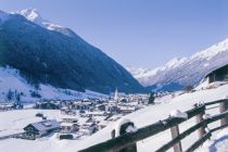 Blick auf das winterliche Neustift im Stubaital.  • © TVB Stubai Tirol