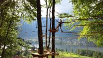 Der Kletterwald am Ossiacher See mit perfekter Aussicht. • © kletterwald.at