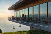 Panoramarestaurant Das Kofel an der Bergstation der Patscherkofelbahn • © Innsbruck Tourismus / W9 Studios