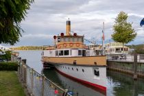 Das Nostalgieschiff Raddampfer Ludwig Fessler im Hafen in Prien • © alpintreff.de / christian schön