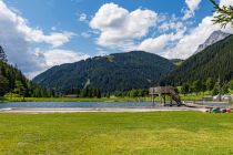 Der Badesee am Rittisberg. • © alpintreff.de - Christian Schön