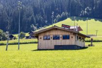 Das Juppi Stadl in Reith im Alpbachtal. Keine typische Sommer-Location. • © alpintreff.de - Silke Schön