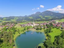 Schöner schwimmen in Reith im Reither Badesee.  • © Alpbachtal Tourismus / Sedlak Matthias