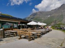 Bergrestaurant Mooserboden mit großer Terrasse • © alpintreff.de / christian schön