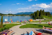 Baden im Forggensee am Badeplatz Mansio. • © Tourist-Information Honigdorf Seeg