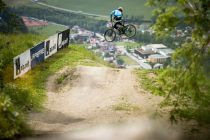 Hoch hinaus im Bikepark Schladming. • © Schladming-Dachstein.at / Roland Haschka