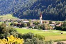 Der Ort Schönwies in Tirol.  • © Imst Tourismus