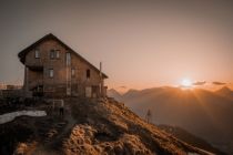 Die Kellerjochhütte oberhalb von Schwaz - ein ganz besonderer Ort.  • © Kellerjochhütte