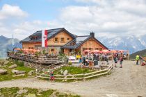 Die Ascherhütte im Sommer. • © TVB Paznaun - Ischgl