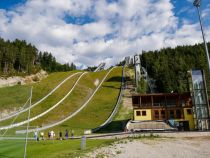 Die beiden Olympiaschanzen in Seefeld - im Sommer.  • © alpintreff.de - Christian Schön