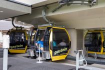 Gondeln in der Talstation der Senderbahn I im Angertal. Die Bahn ist nur an wenigen Tagen im Sommer in Betrieb. Vorher informieren! • © alpintreff.de / christian schön