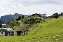 Talstation der Seselbahn Bucheben im Sommer. Die Bahn ist nur im Winter in Betrieb. • © alpintreff.de / christian schön